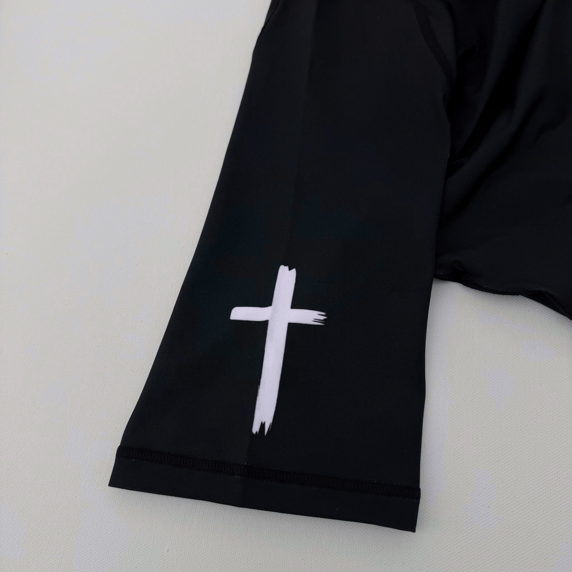 CROSS-CORE COMPRESSION TEE (BLACK/WHITE)